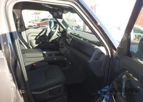 2025 Land Rover Defender 110 P300 z USA, uszkodzony, nr VIN SALEJ7EX6S2360715